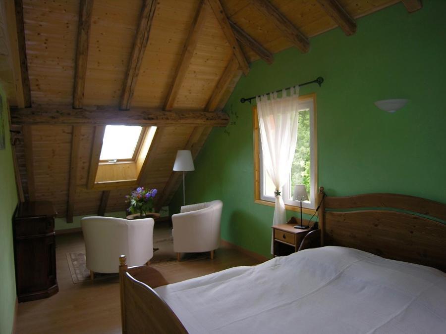 Bed and Breakfast Le Moulin Des Oyes Censeau Exterior foto